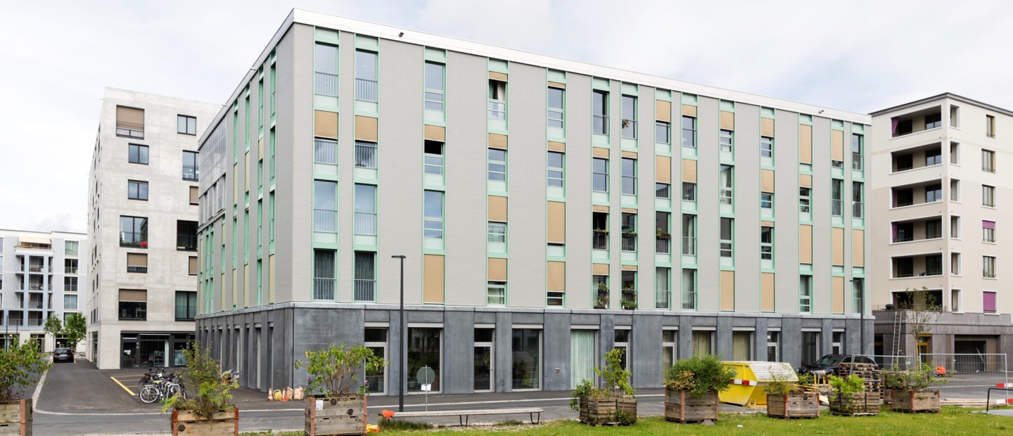 Wohnanlage MAW Haus J Zuerich Aussen Sohm HolzBautechnik Gesamtansicht 2