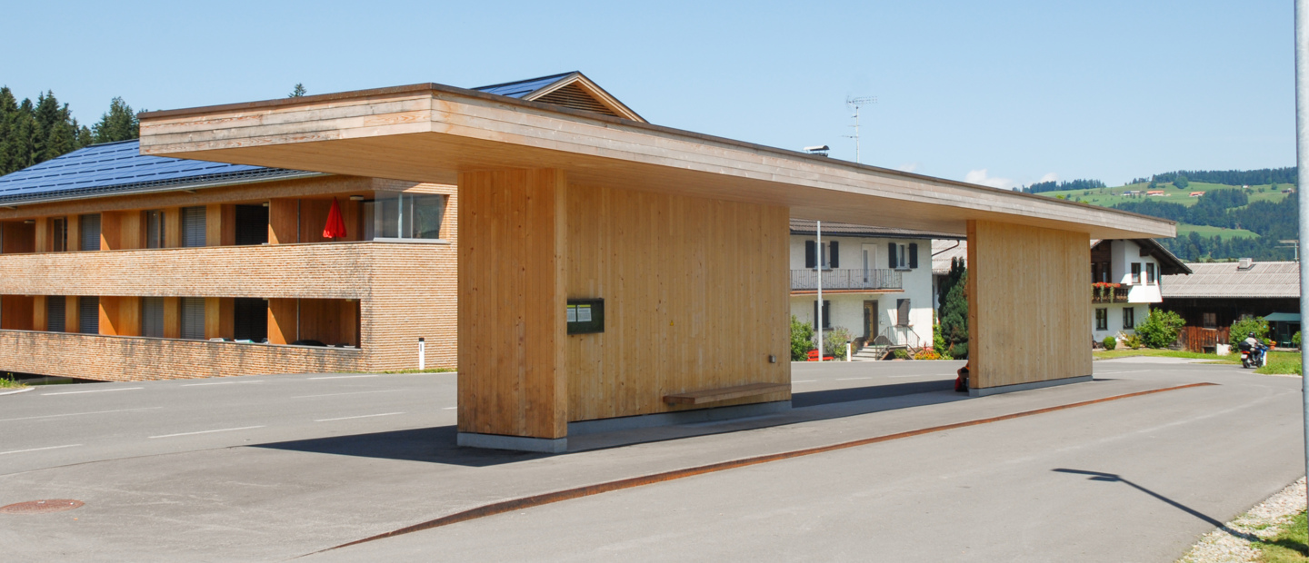 Bushaltestelle-Krumbach-Aussen-Sohm-HolzBautechnik-01