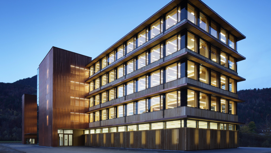 Illwerke-Zentrum-Montafon-IZM-Vandans-Aussen-Sohm-HolzBautechnik-02